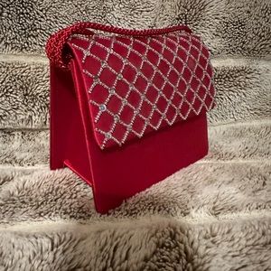 Red clutch